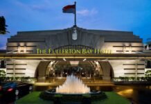 Hotel rooms & villas with a jacuzzi in Singapore