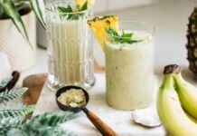 13 Healthy High-Calorie Smoothies for Weight Gain
