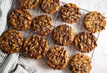 Oatmeal Pecan Cookies With Chocolate Drizzle
