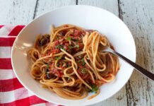Spaghetti alla Puttanesca | Italian Food Forever